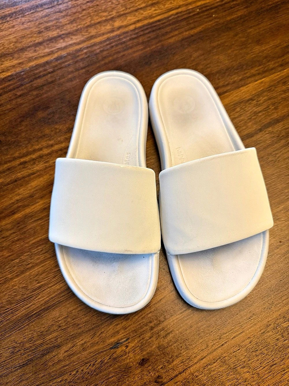 lululemon Women's Restfeel Slide White Slide Sandals US 7